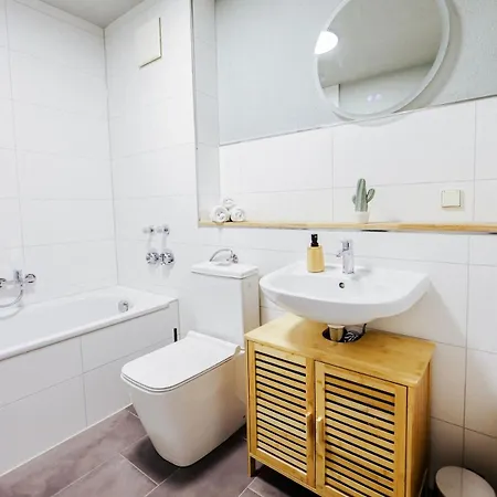 Moderne Mit Balkon Und Parkplatz - Salt * Naumburg (Saale)