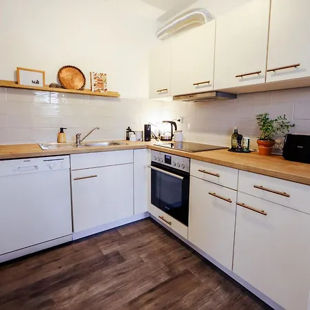 Apartament Moderne Mit Balkon Und Parkplatz - Salt *