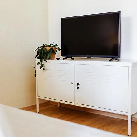 Moderne Mit Balkon Und Parkplatz - Salt *