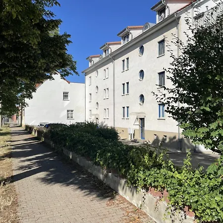 Appartement Moderne Mit Balkon Und Parkplatz - Salt