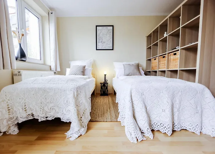 Moderne Mit Balkon Und Parkplatz - Salt ナウムブルク